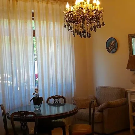 The Orange Groove Bed & Breakfast Bari