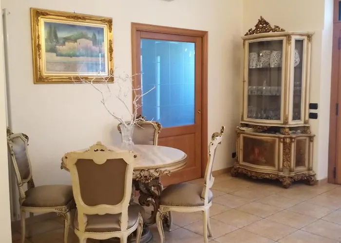 The Orange Groove Bed & Breakfast Bari